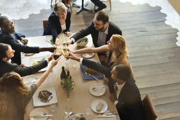 Plus qu'un repas, une �motion : Transformez votre d�ner d'entreprise dans le Var